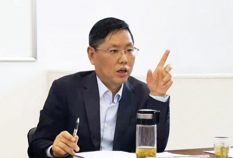 商會會長熊桂祥作《學習解讀十九屆五中全會精神》體會發(fā)言